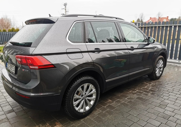Volkswagen Tiguan cena 125000 przebieg: 40600, rok produkcji 2019 z Józefów małe 121